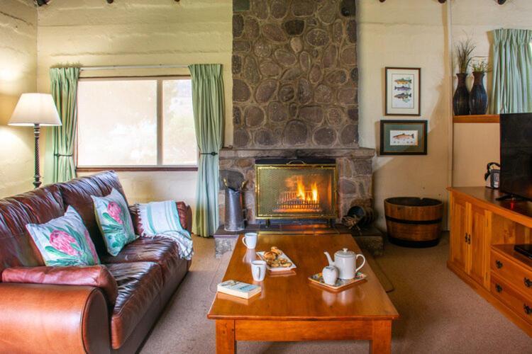Lolambazo Country House & Cottage - Giants Castle Drakensberg Mahlutshini Exteriör bild